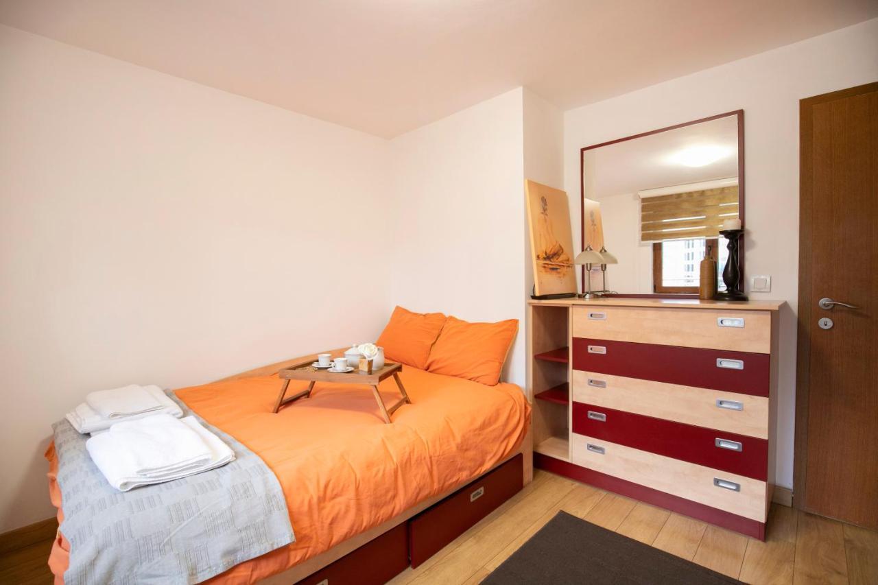 Cozy With Mountain View & Parking Διαμέρισμα Σόφια